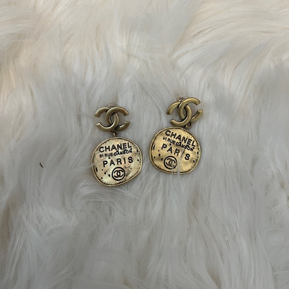 Vintage CHANEL CC rue cam on Paris earrings Gold - Picture 2 of 4